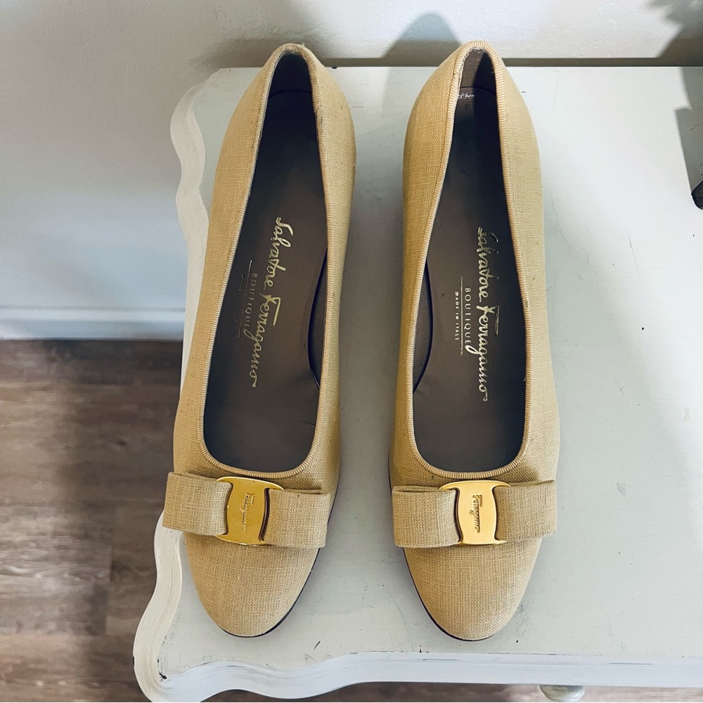 Salvatore Ferragamo cream Almond toe fabric block heal Vera bow front shoes